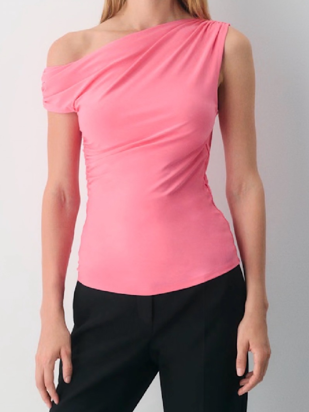 Aritzia Babaton Gallery Top in “Dreamhouse Pink”